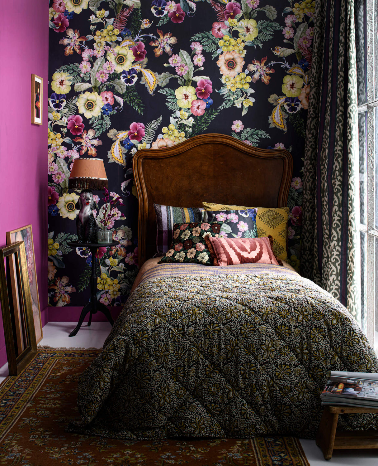 Lebendige violett-blaue Tapete