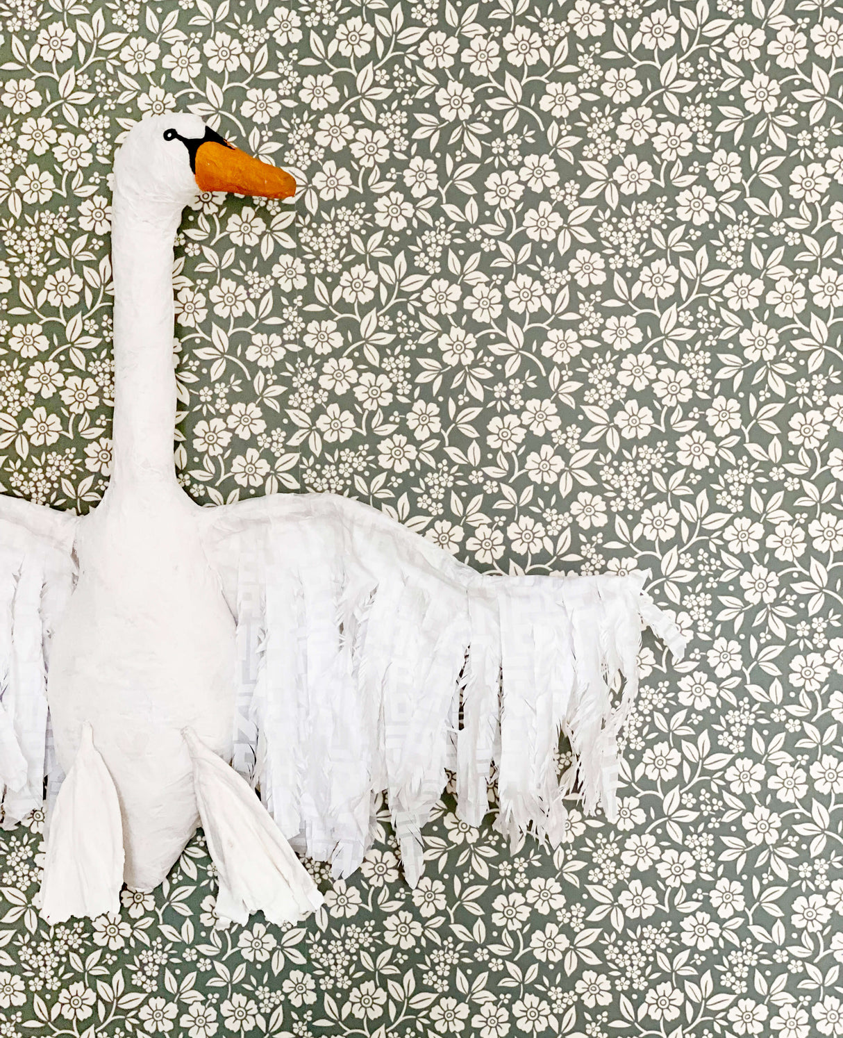 Creative Lab Amsterdam behang Flower Shower Green wallpaper