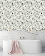 Creative Lab Amsterdam badkamer behang Tropic Tucan bathroom Wallpaper Cream