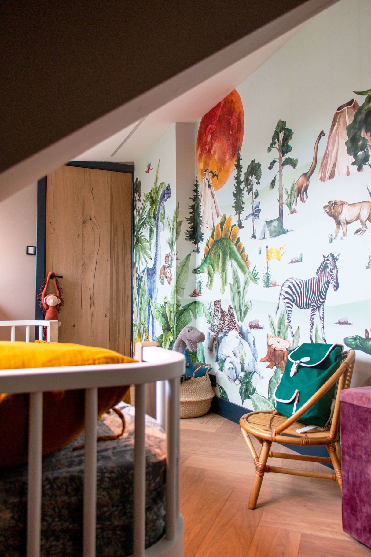 Creative Lab Amsterdam behang Dino by Moonlight Wallpaper