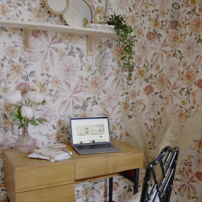 Creative Lab Amsterdam behang Cute mister Flower Wallpaper video