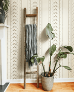 Creative Lab Amsterdam behang Lucky Pigeon Offwhite wallpaper 