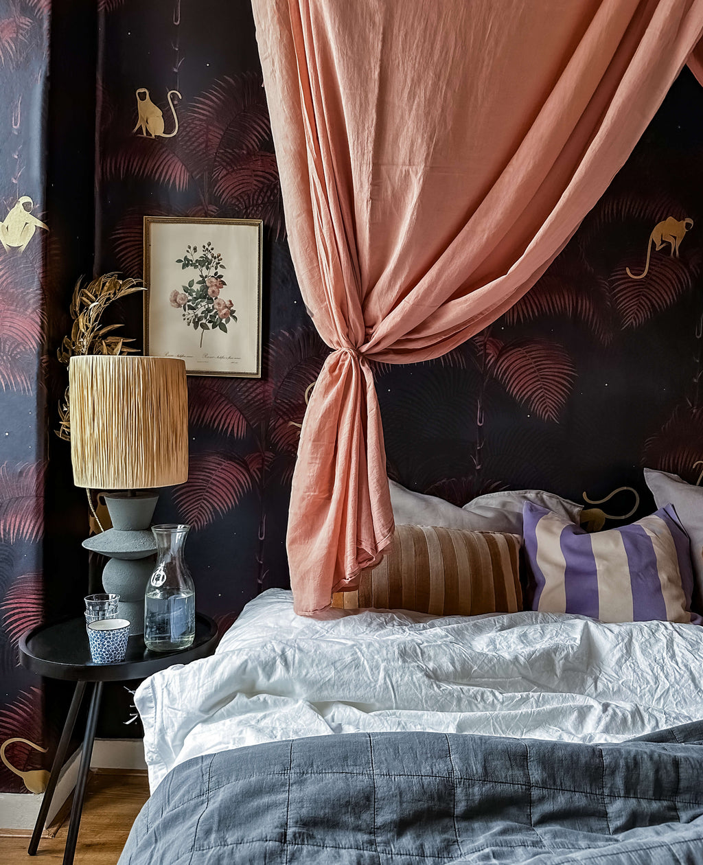 Creative Lab Amsterdam behang Monkey Night Red Wallpaper