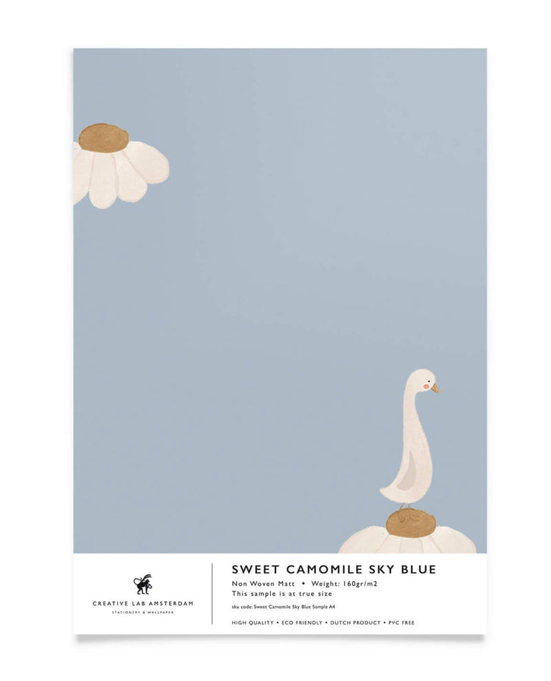 Creative Lab Amsterdam behang Sweet Camomile Sky Blue wallpaper sample