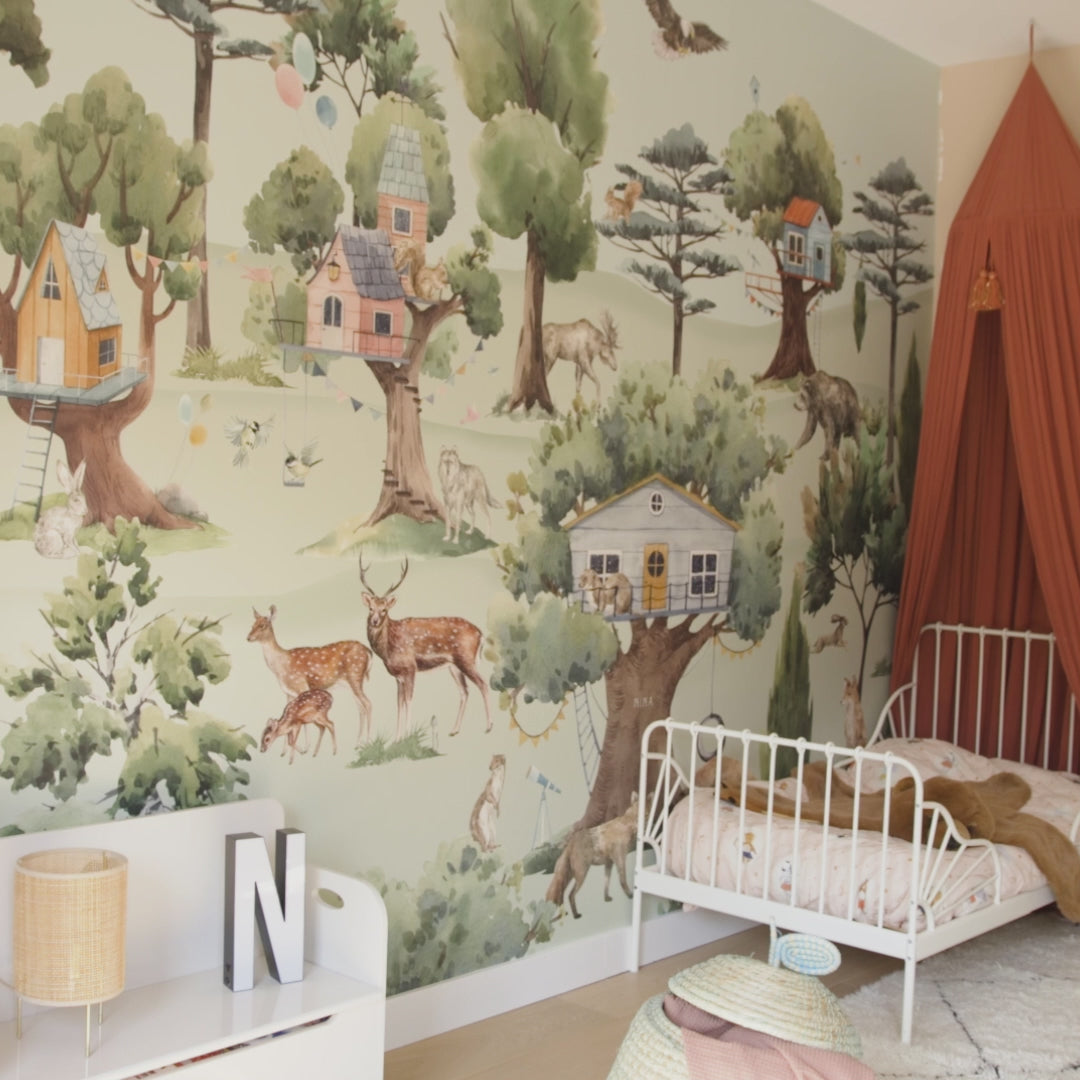 Creative Lab Amsterdam behang Treehouse in the Forest Wallpaper video