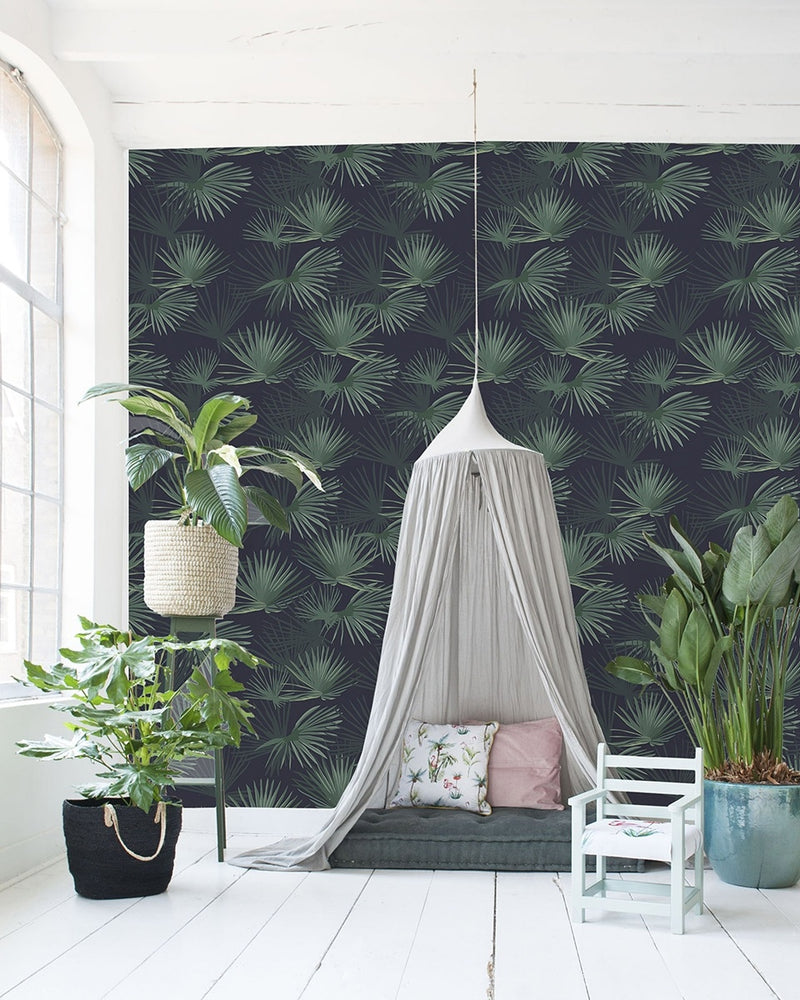 Creative Lab Amsterdam behang Palm Leaves Dark Green Wallpaper