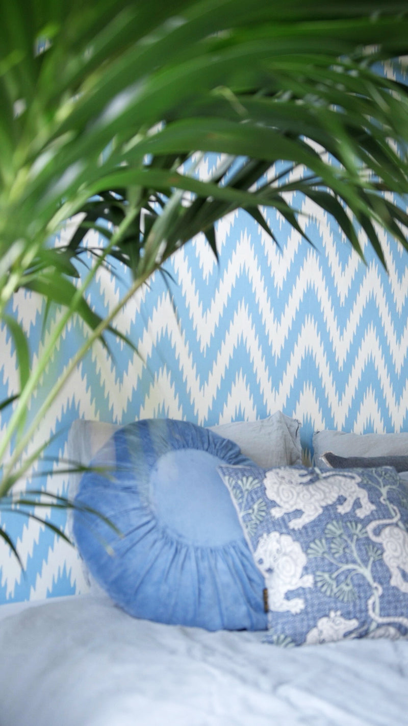 Creative Lab Amsterdam behang Ikat Blue Wallpaper