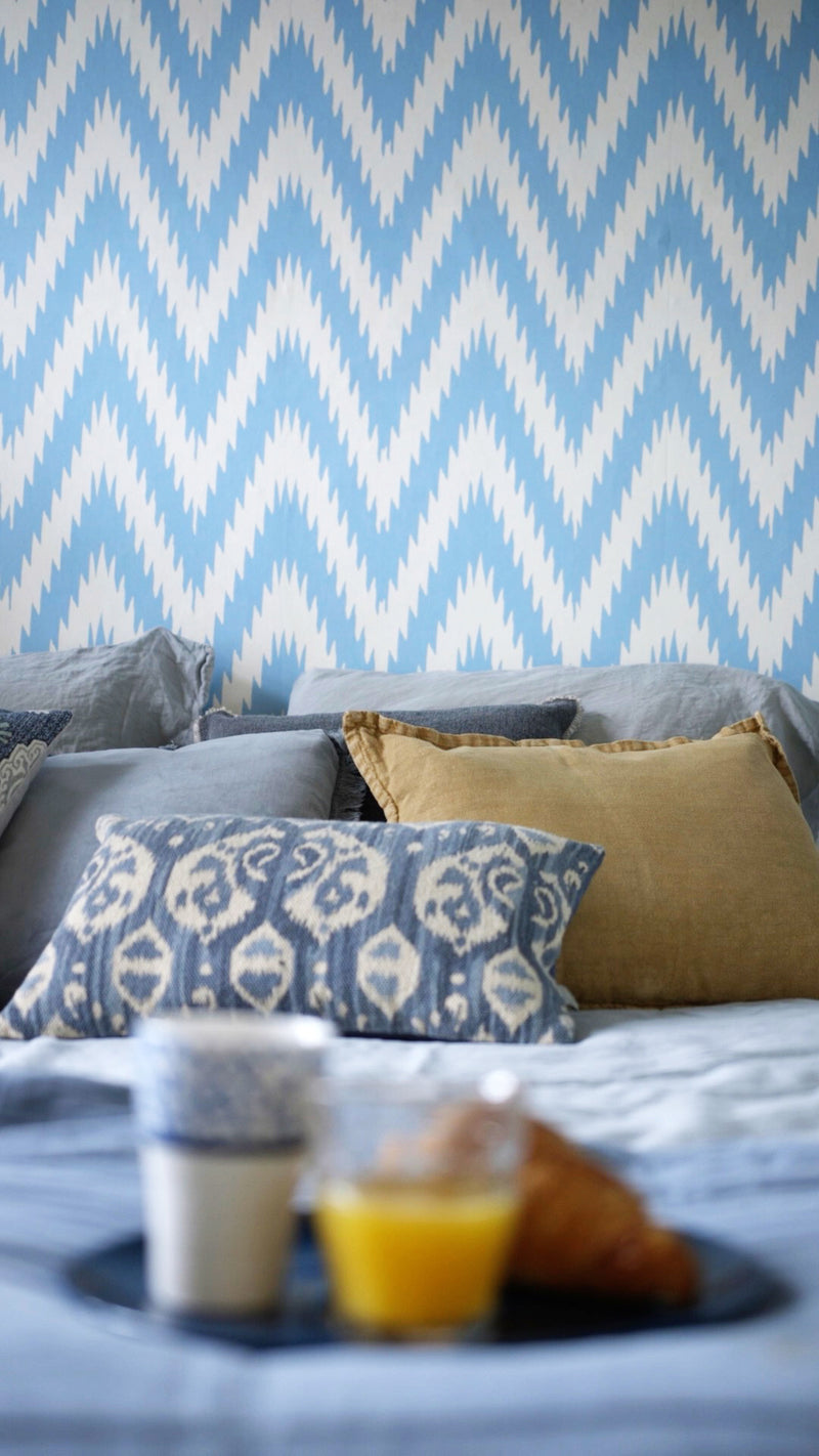 Creative Lab Amsterdam behang Ikat Blue Wallpaper